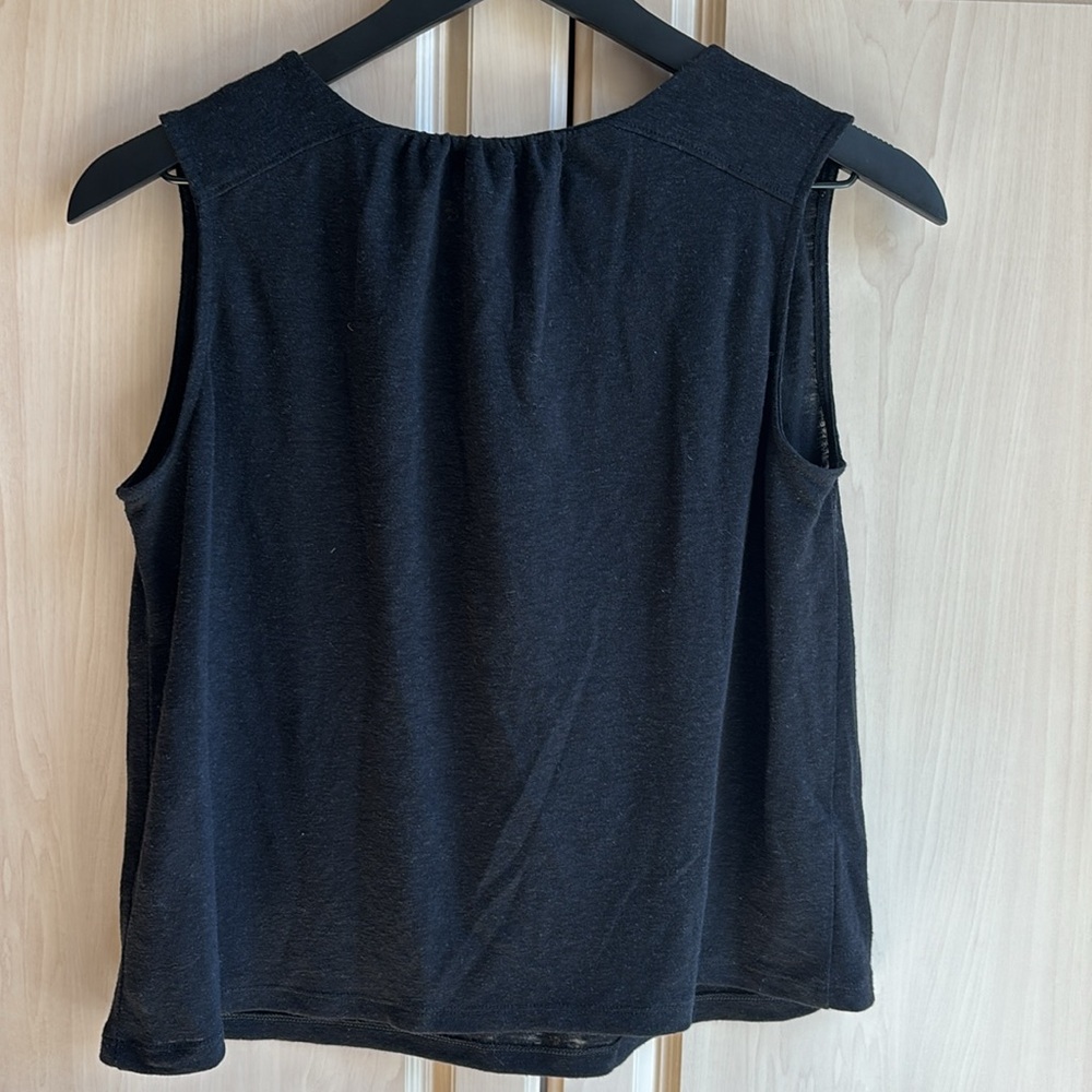 Banana Republic Black Xs EUC Sleeveless Blouse